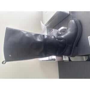 Black Women's Knee-High Boots with Side Zipper
